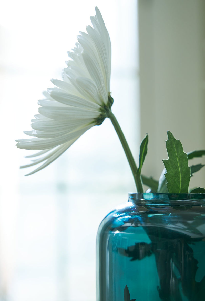 Inisland Vase - Jay's Mattress Plus (NY)