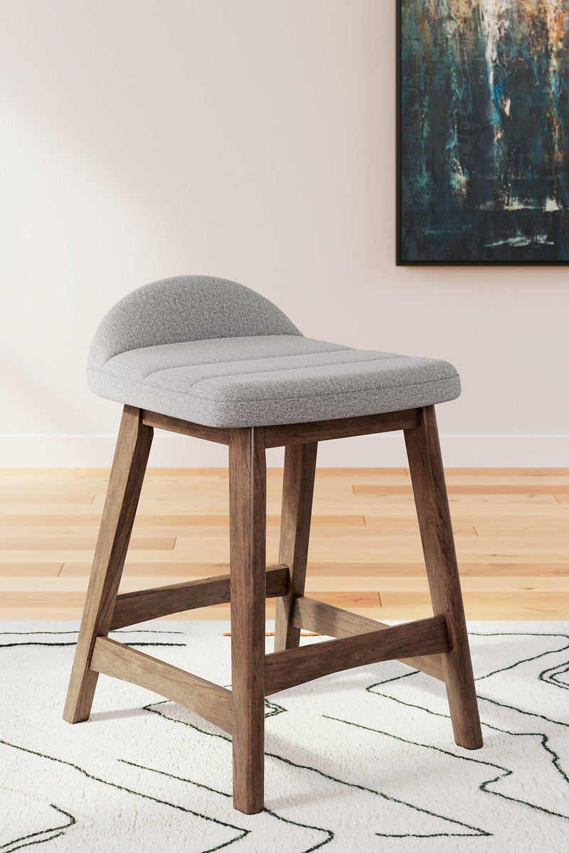 Lyncott Dining Room Set - Jay's Mattress Plus (NY)