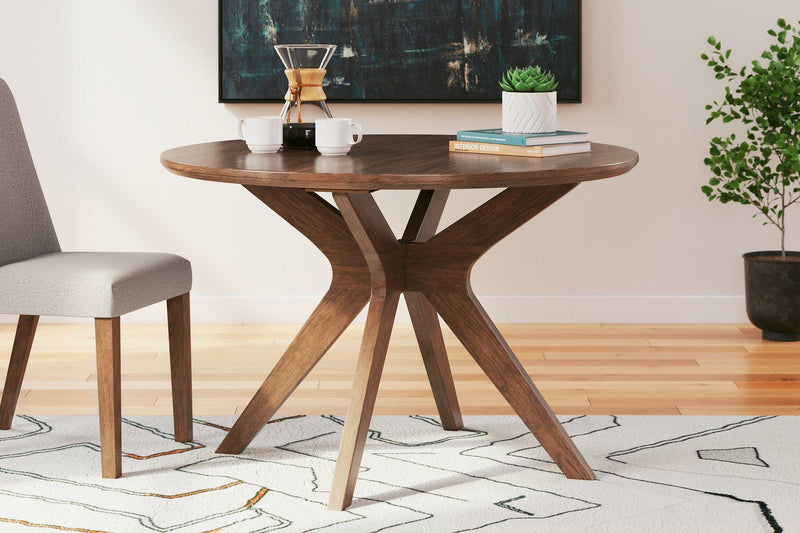 Lyncott Dining Room Set - Jay's Mattress Plus (NY)