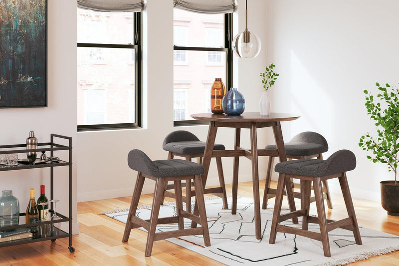 Lyncott Dining Room Set - Jay's Mattress Plus (NY)
