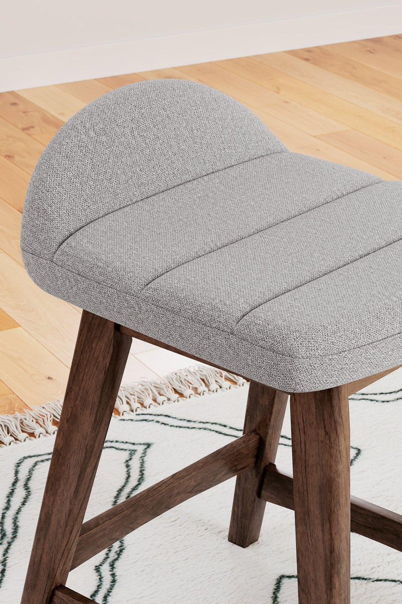 Lyncott Dining Room Set - Jay's Mattress Plus (NY)