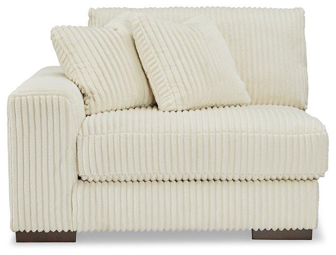 Lindyn Sectional Sofa - Jay's Mattress Plus (NY)