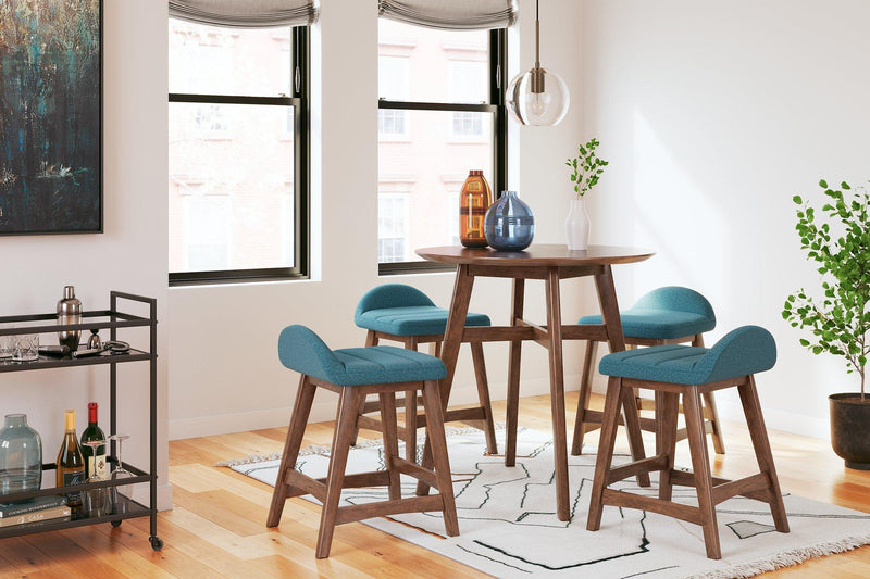 Lyncott Dining Room Set - Jay's Mattress Plus (NY)