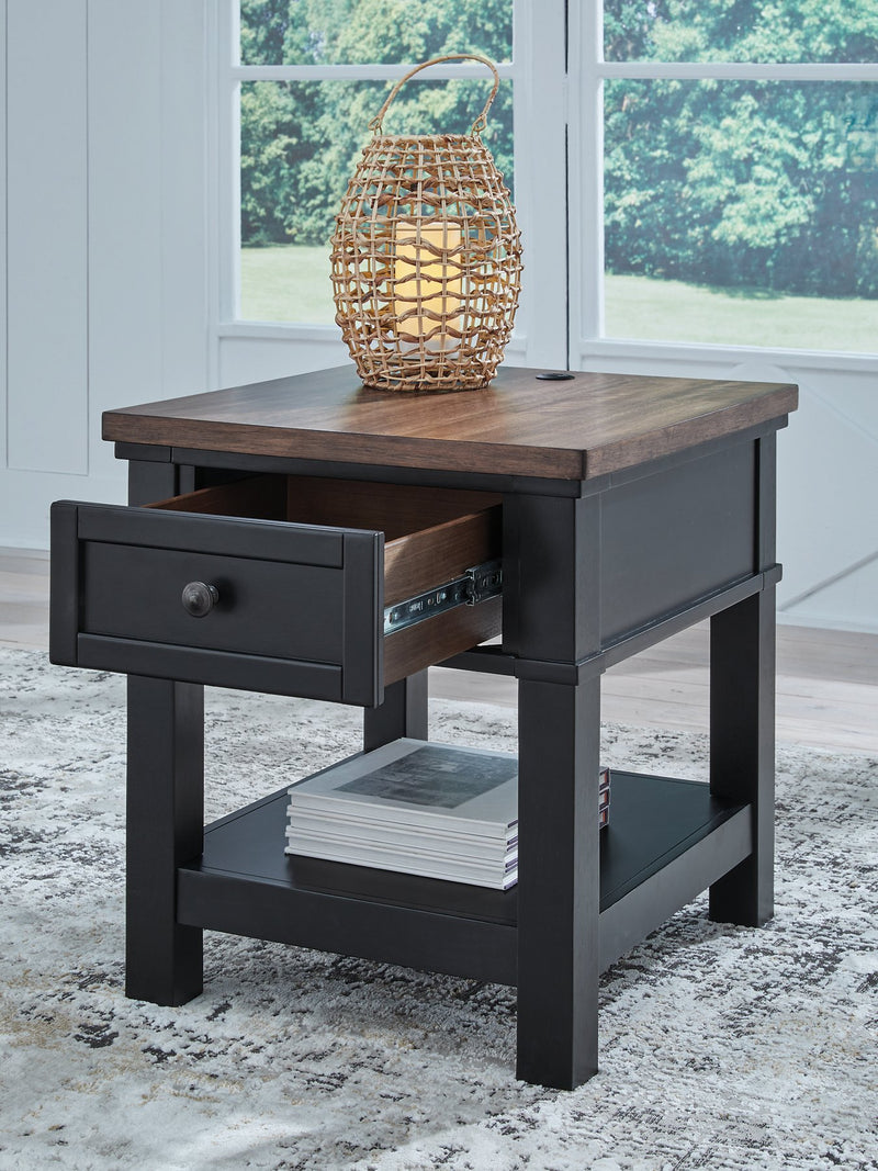 Wildenauer End Table - Jay's Mattress Plus (NY)